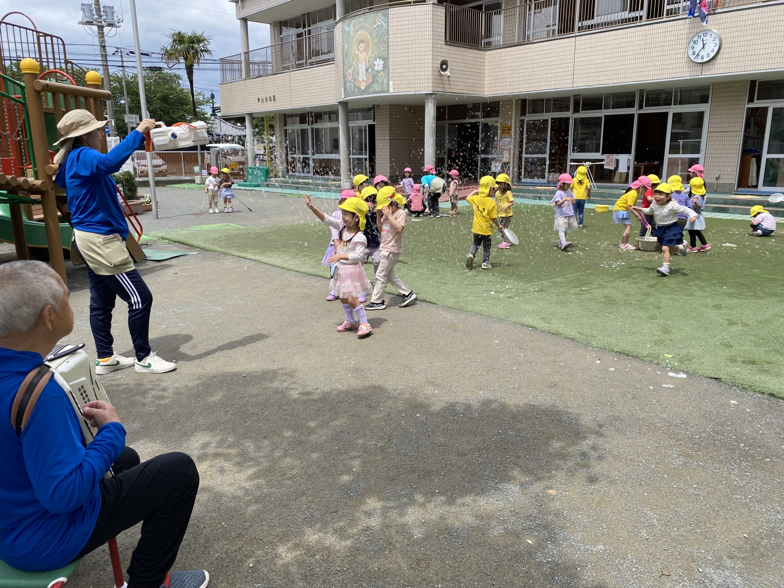 保護中: ☆年中組　シャボン玉遊び☆